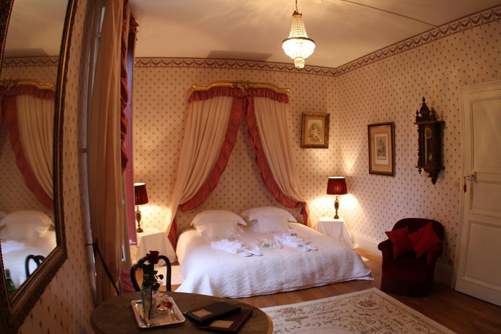 Chateau Du Breuil Gevrolles Room photo